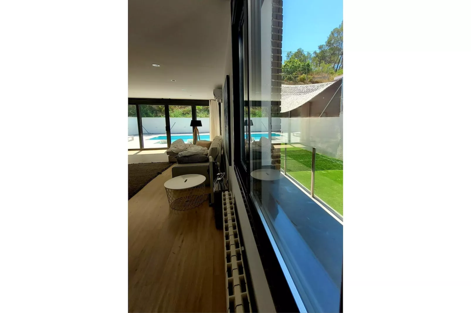 Villa con hermosa piscina cerca de Sitges - Aussicht Sommer