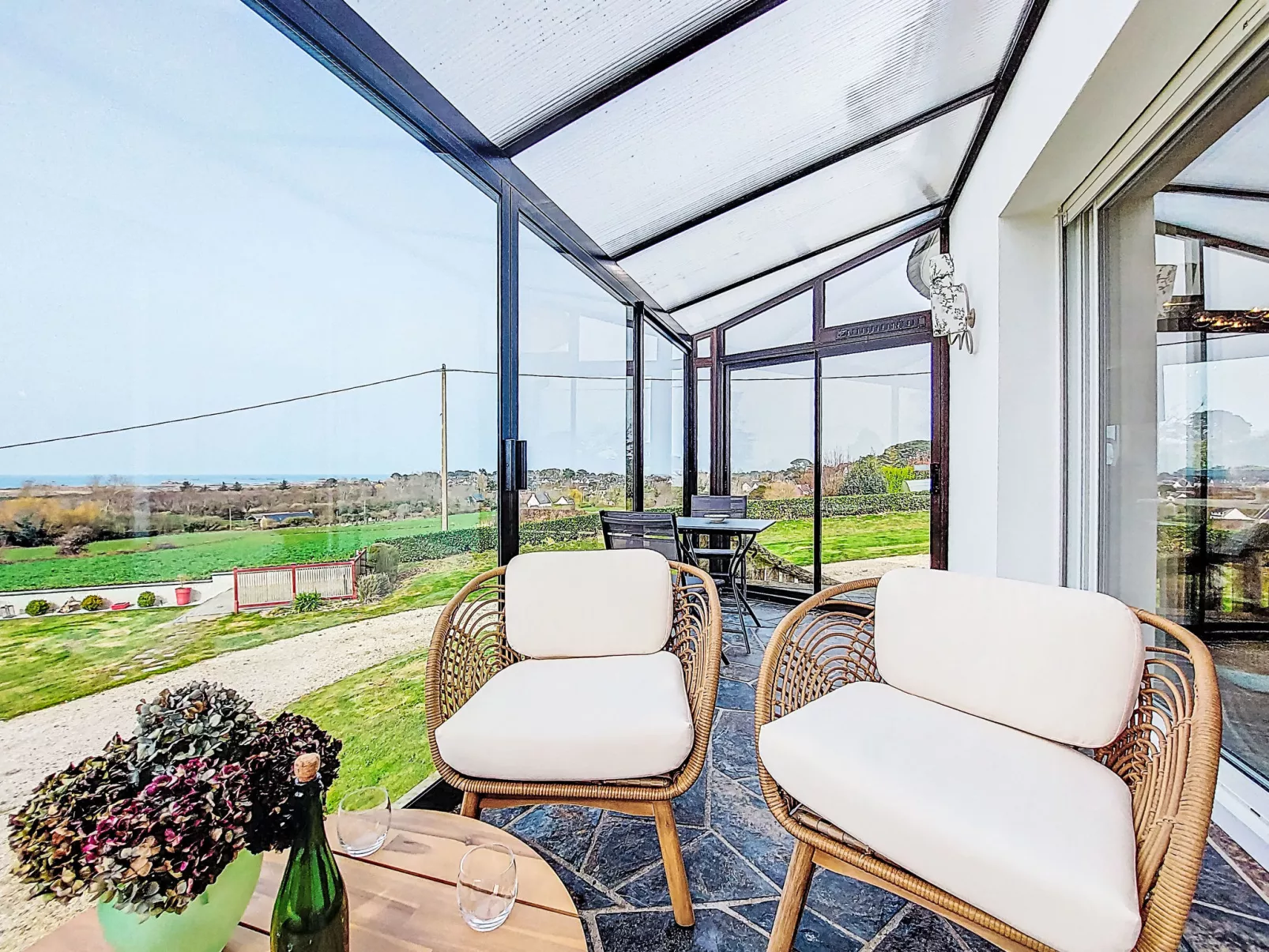 La Rotonde - Outside