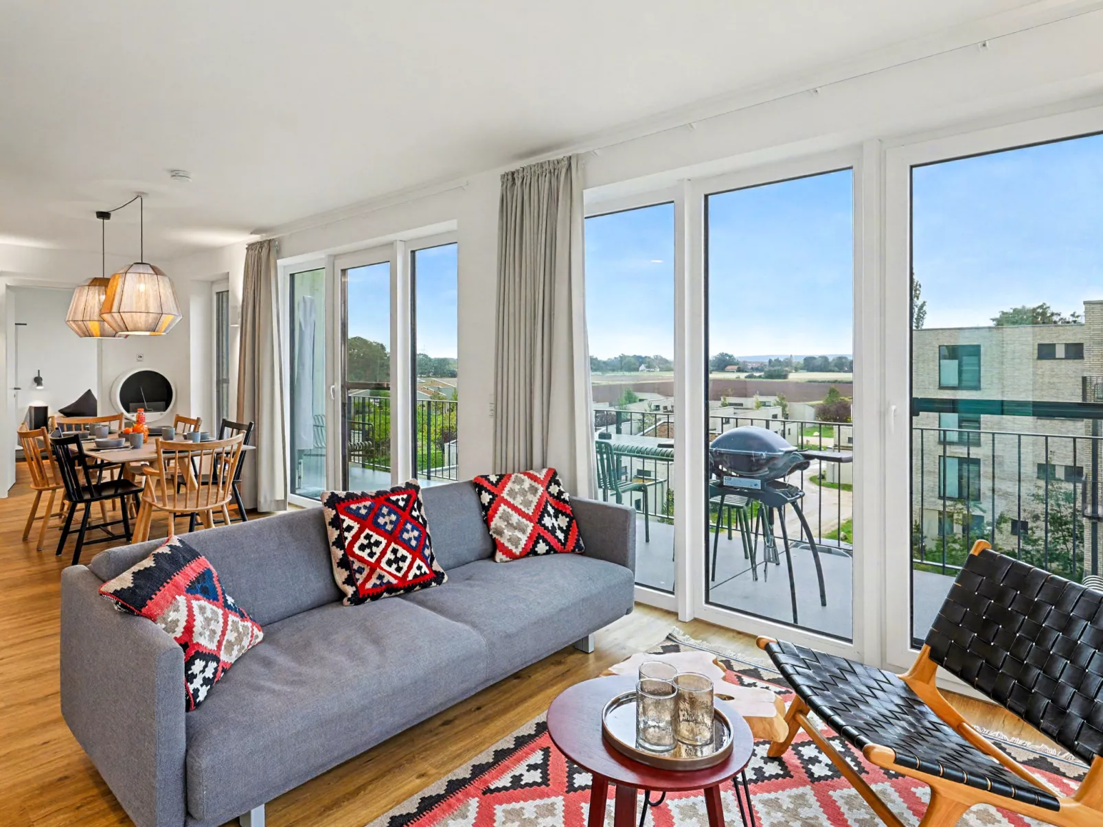 Penthouse Imort (654) - Outside