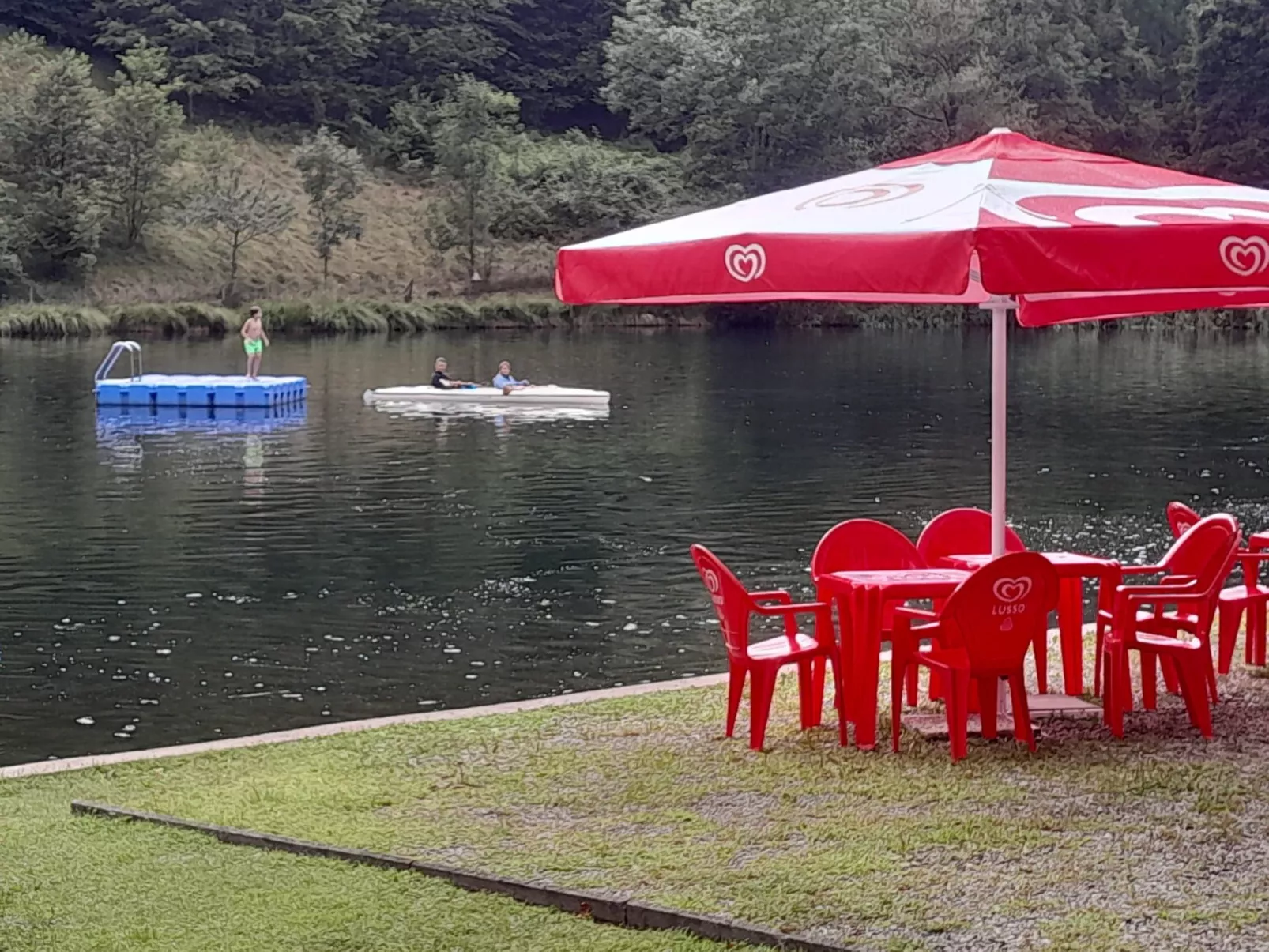 Villa mit geschlossenem Garten und schöner Aussi - Dehors