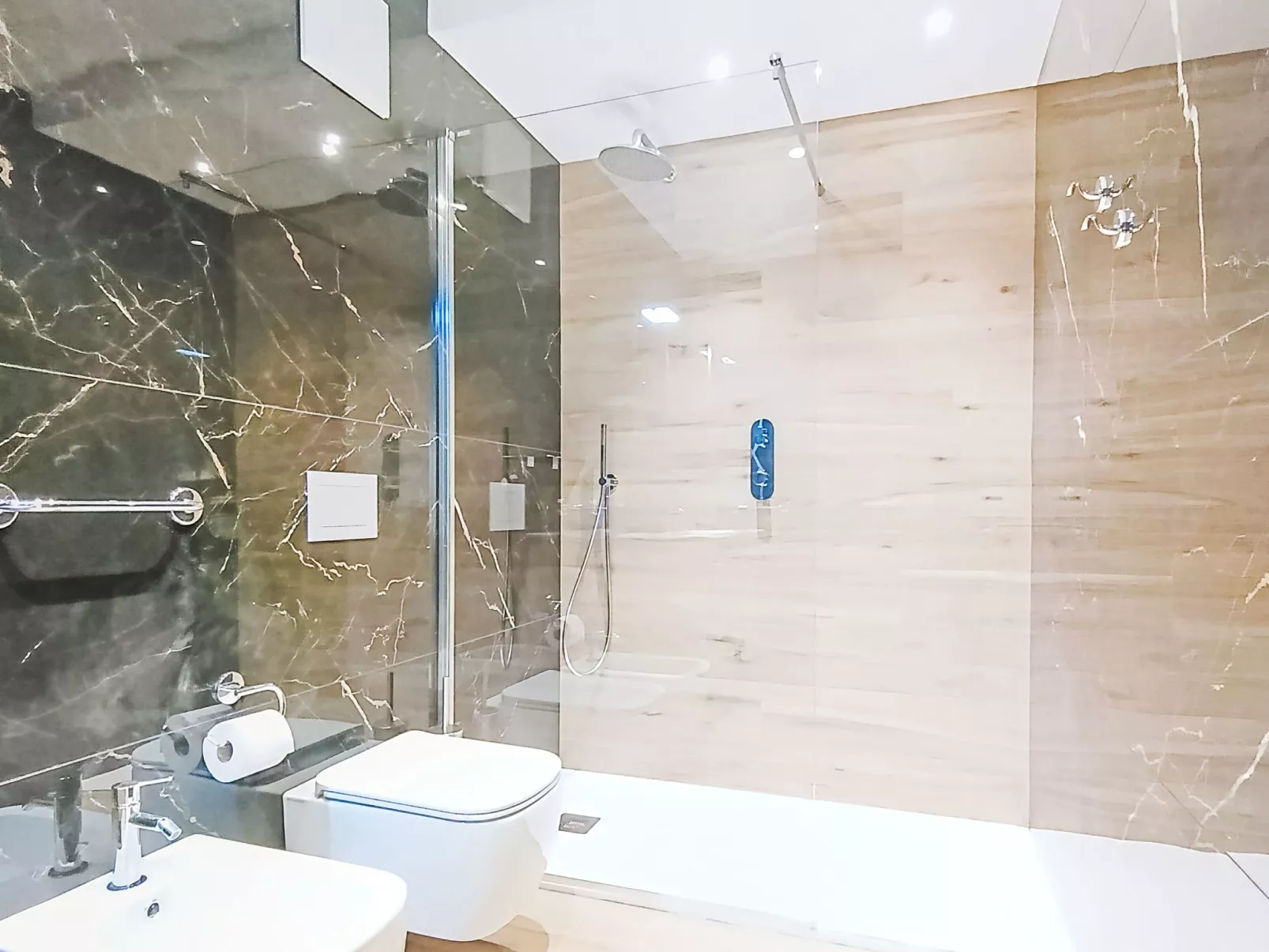 Garda Oasis - Inside