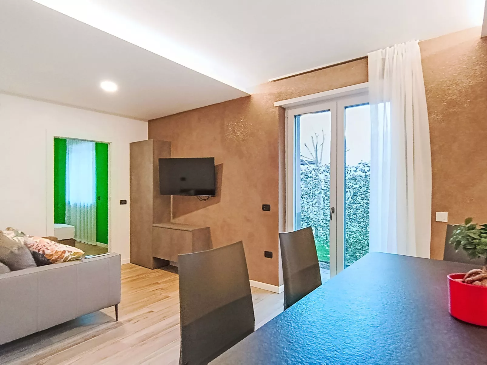 Garda Oasis - Inside