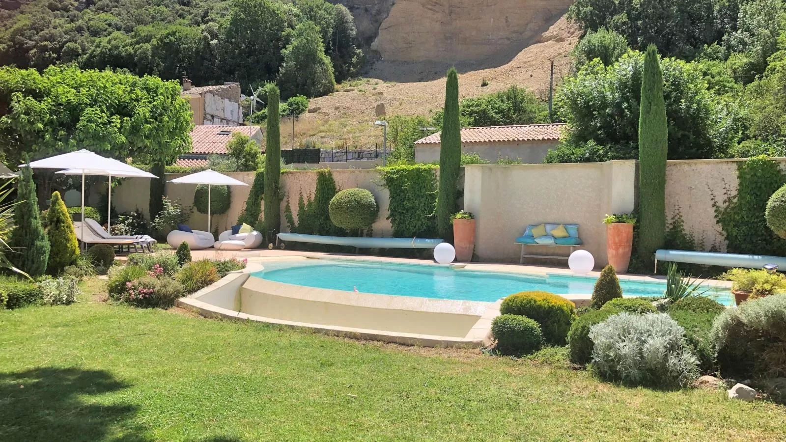 La Sarrazine-Pool