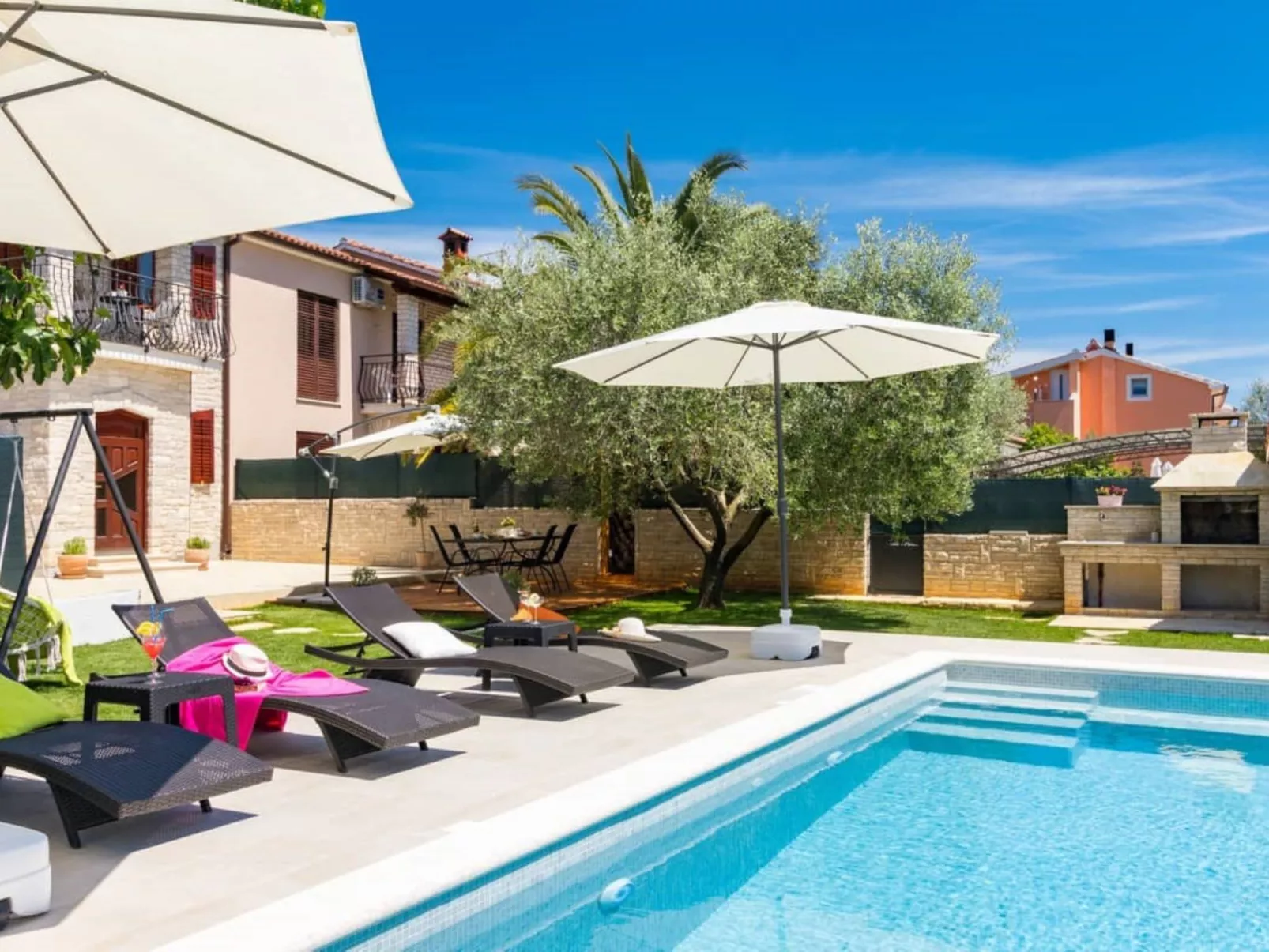 Villa Pietra - Draußen