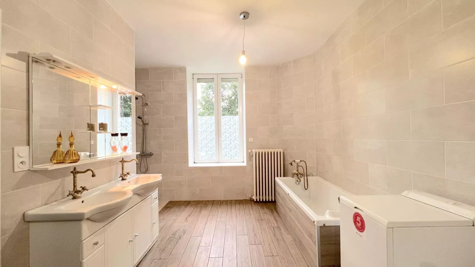 La Usine du Charme-Bathroom