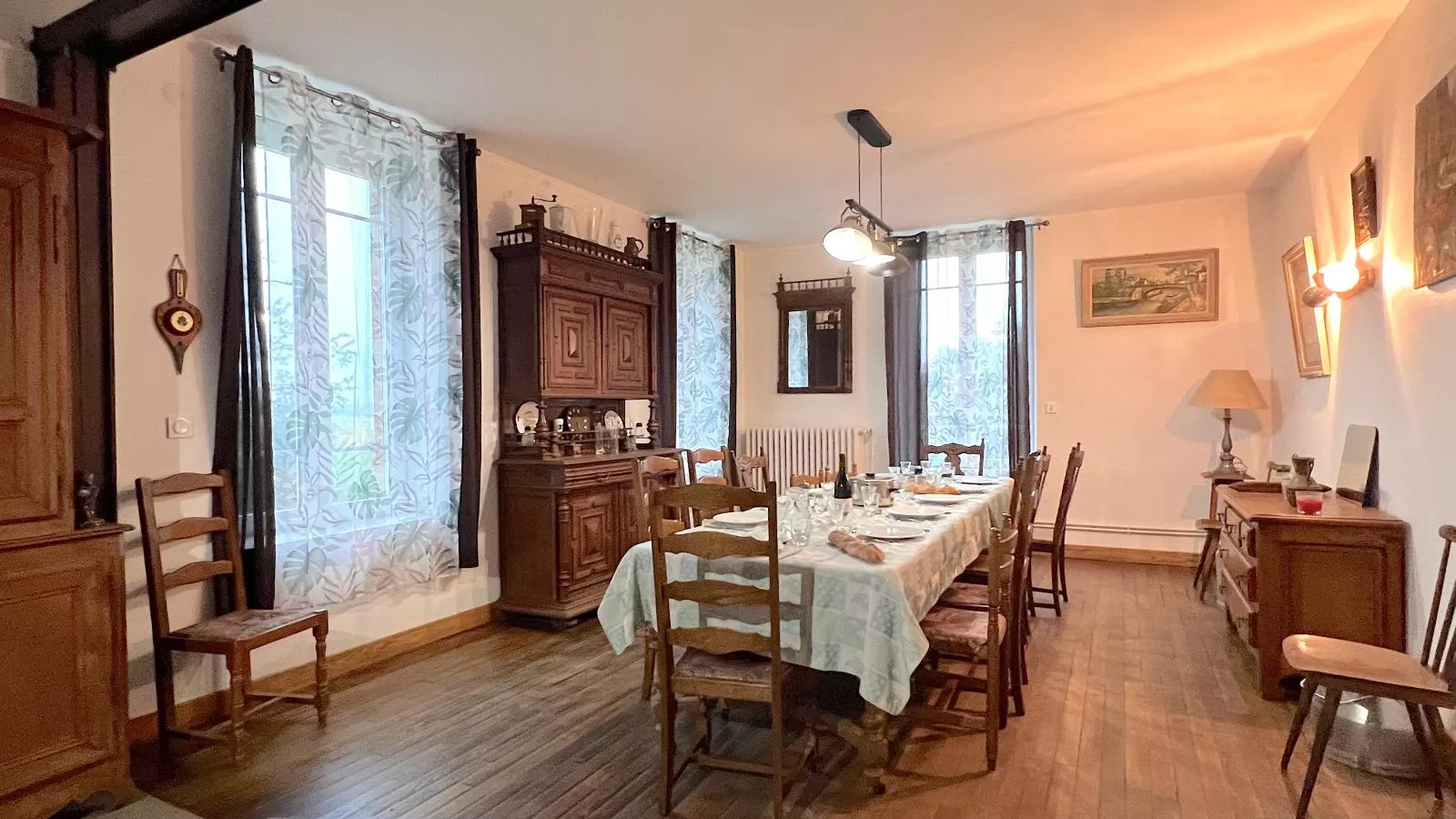 La Usine du Charme-Dining room