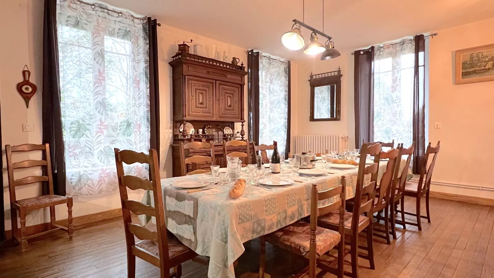 La Usine du Charme-Dining room