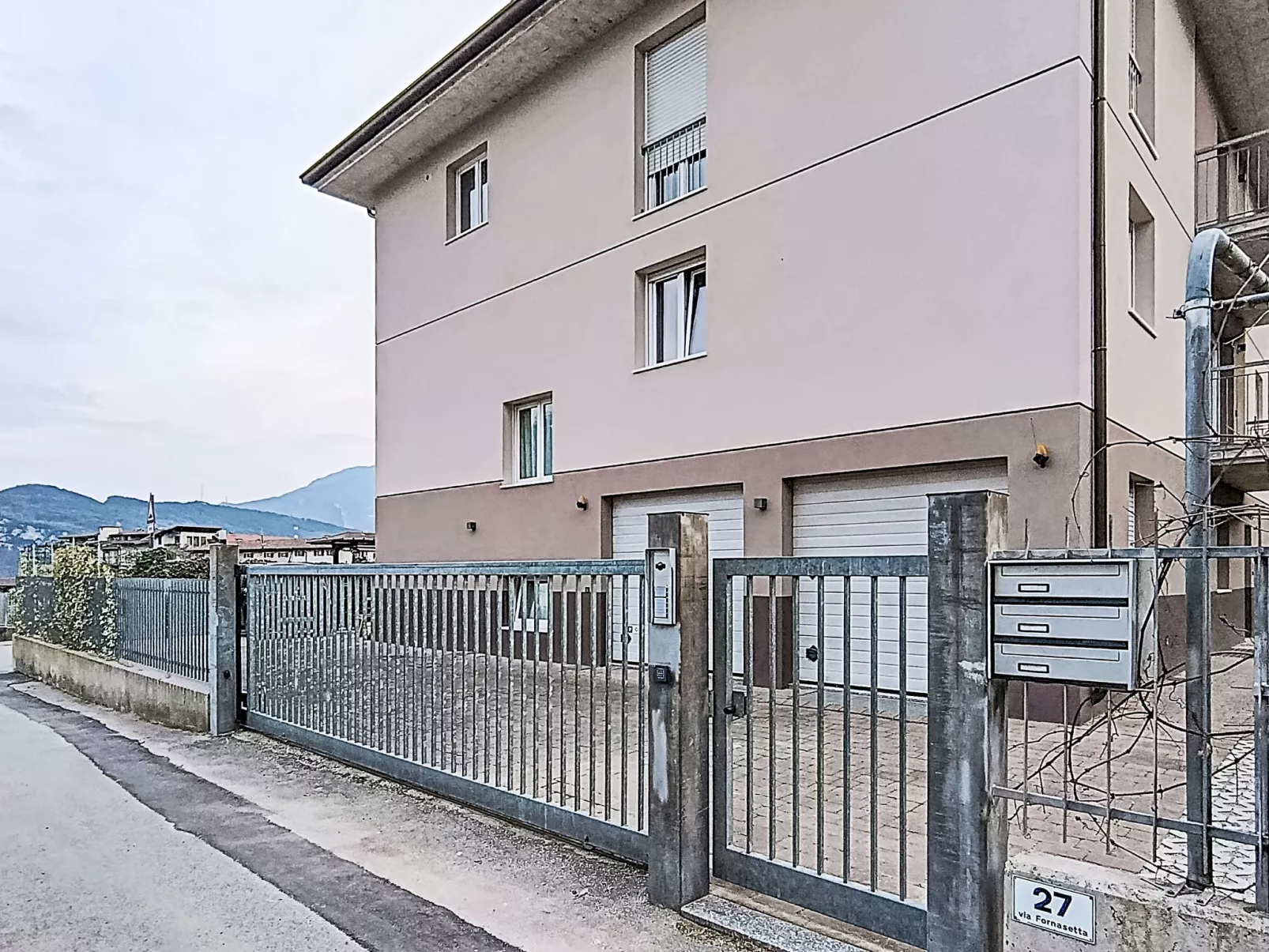 Garda Oasis - Outside