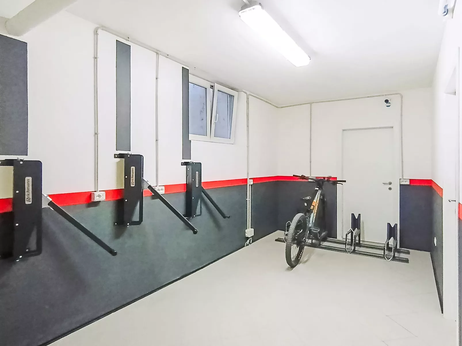 Garda Oasis - Inside