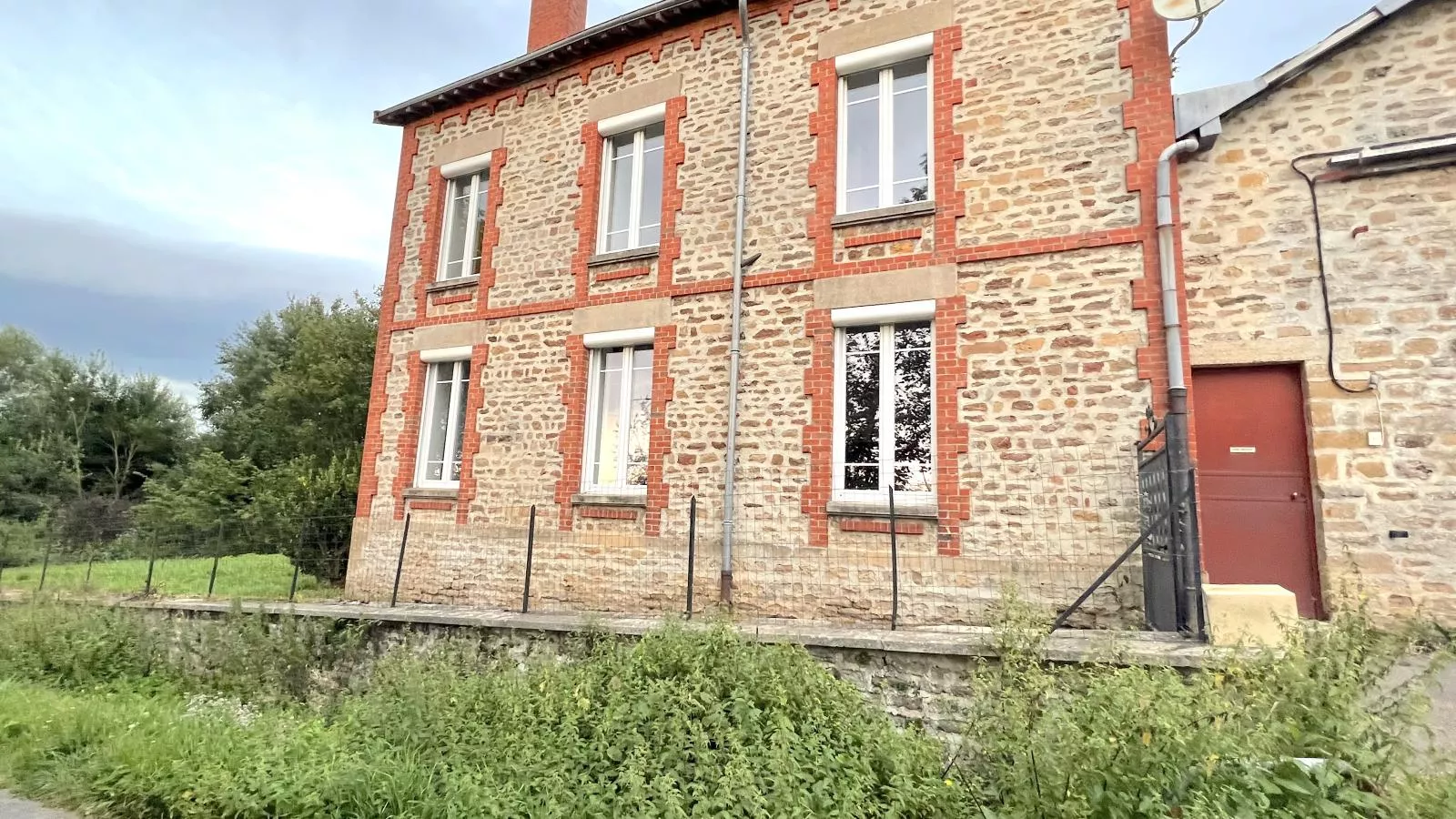 La Usine du Charme-Exterior summer