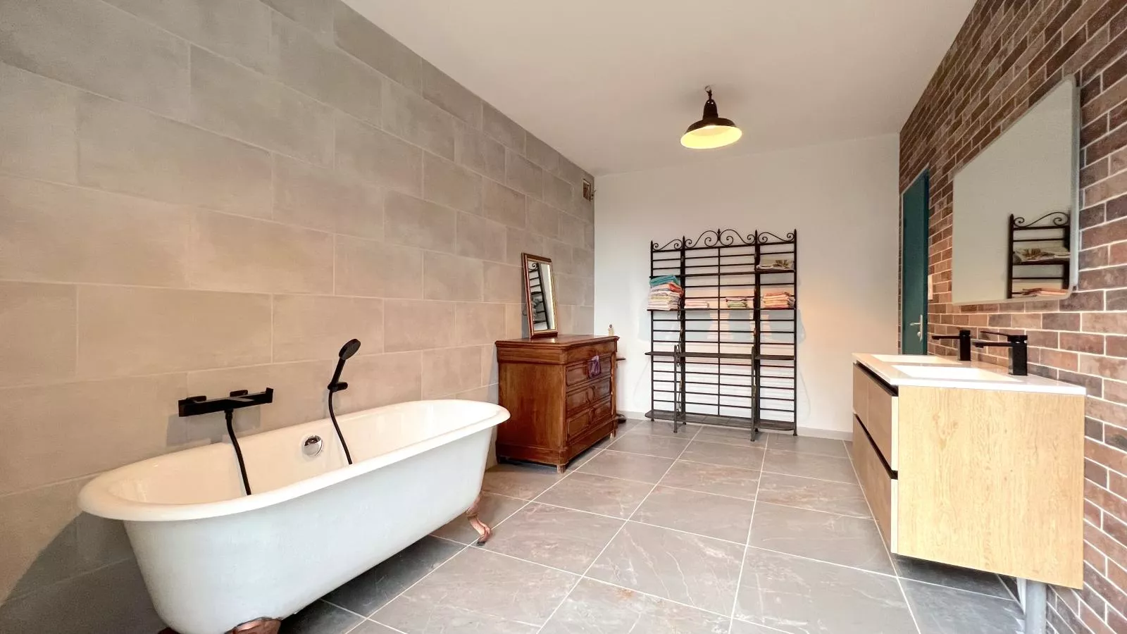 La Usine du Charme-Bathroom