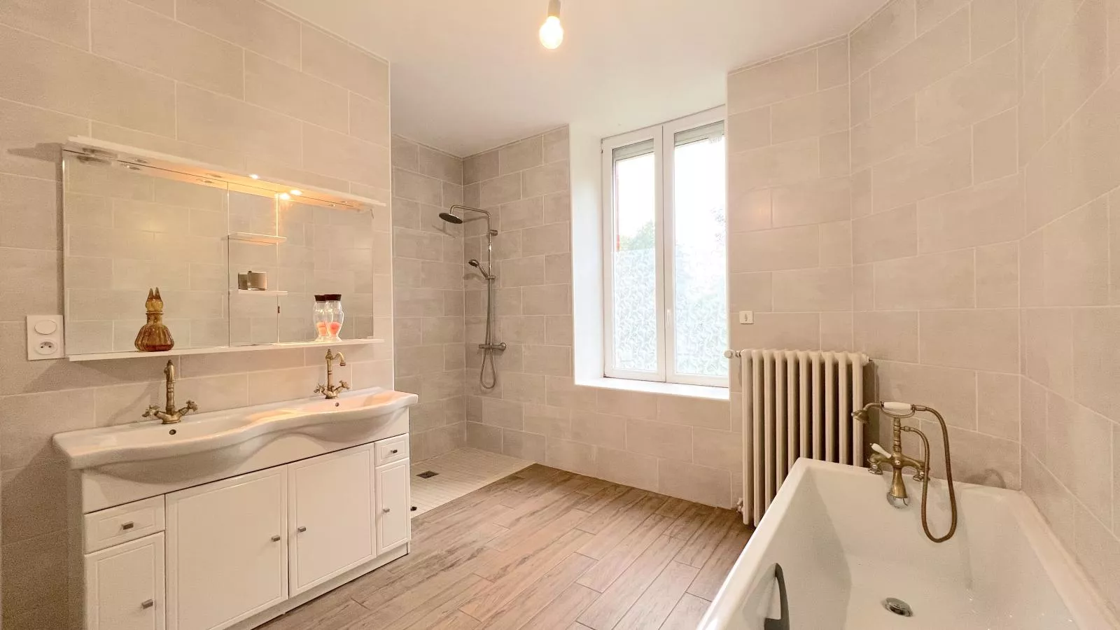 La Usine du Charme-Bathroom