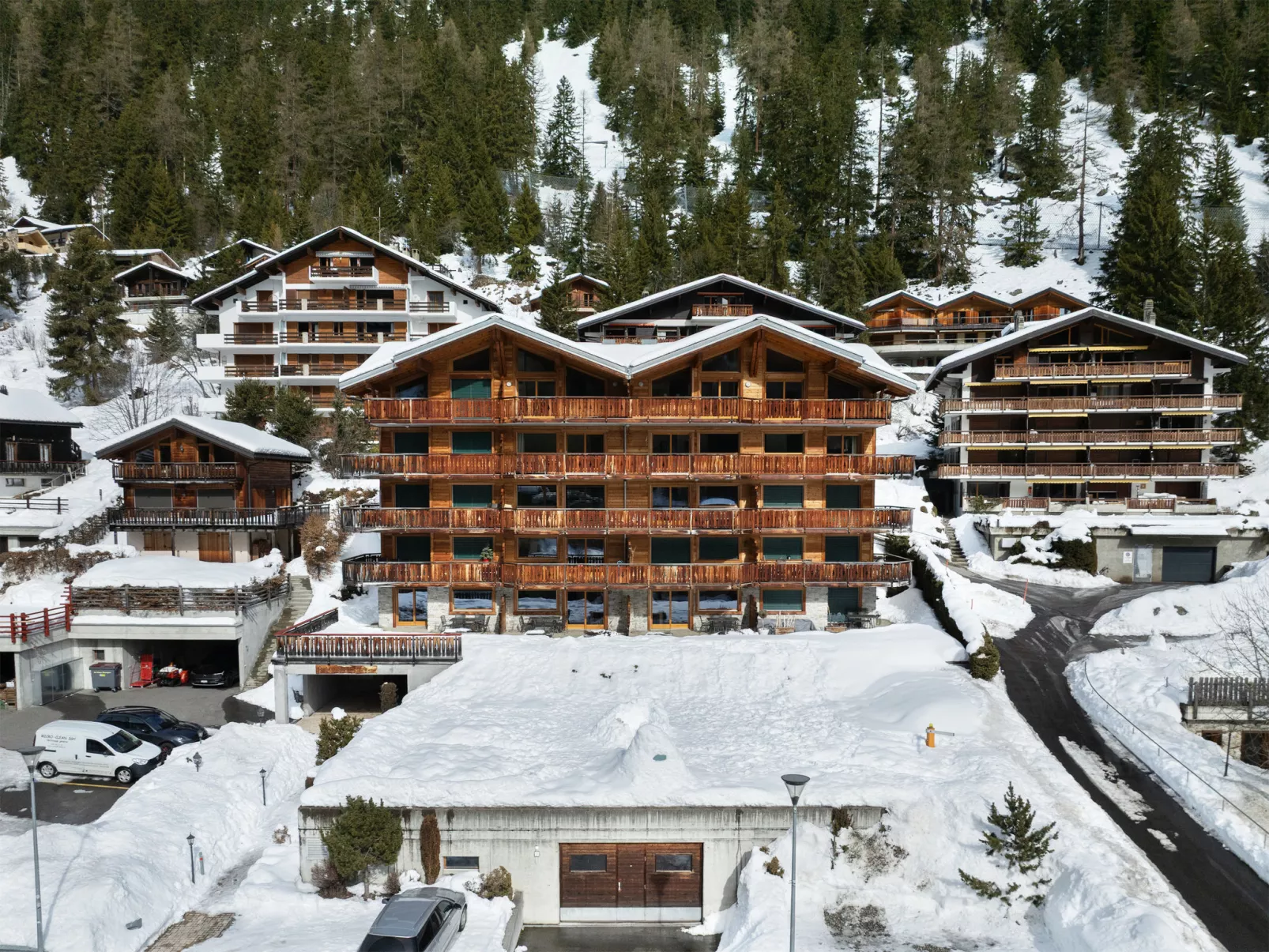 Les Mayens 3.2 - Outside