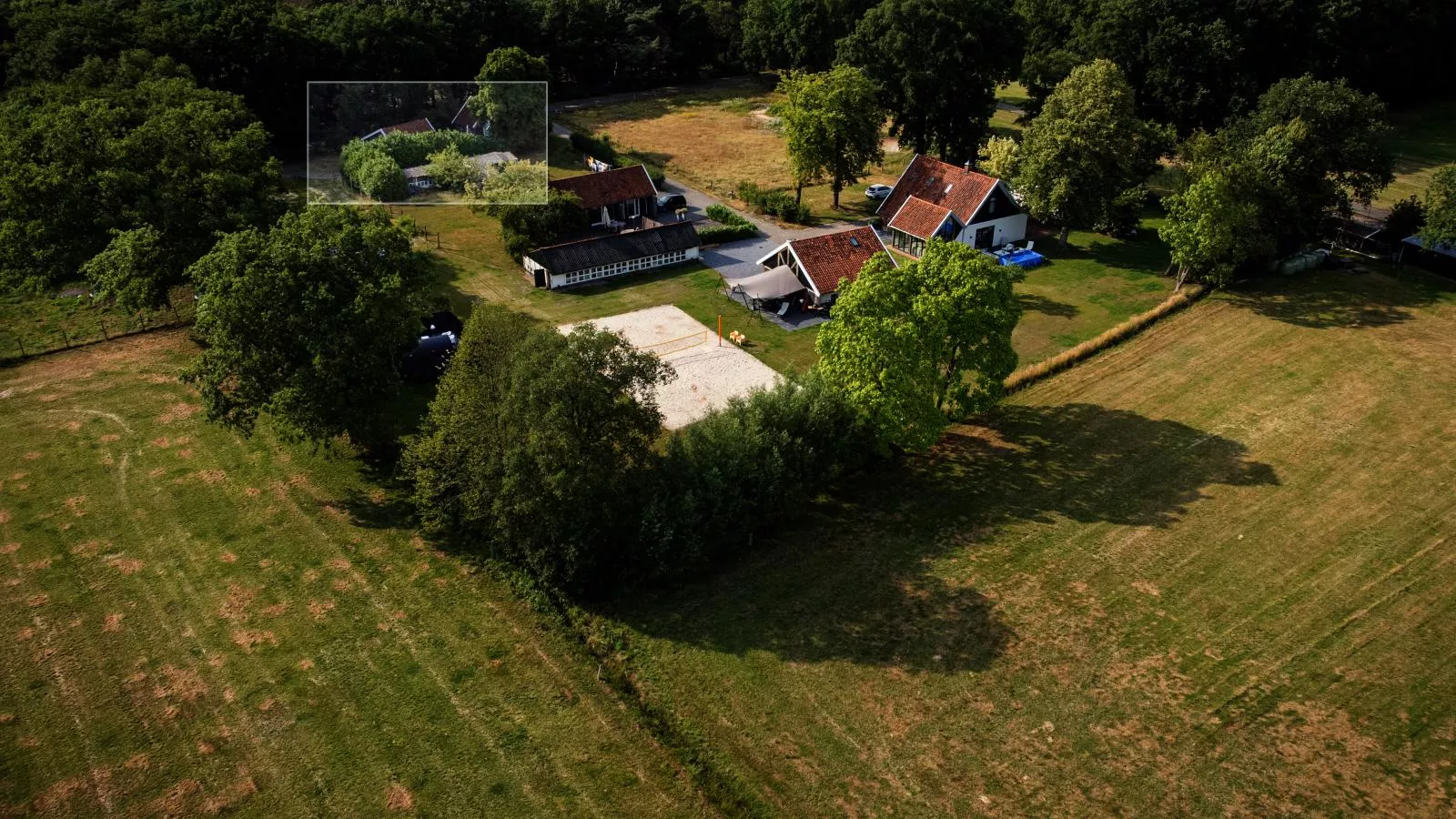 Design Lodge Twente - Exterior in summer