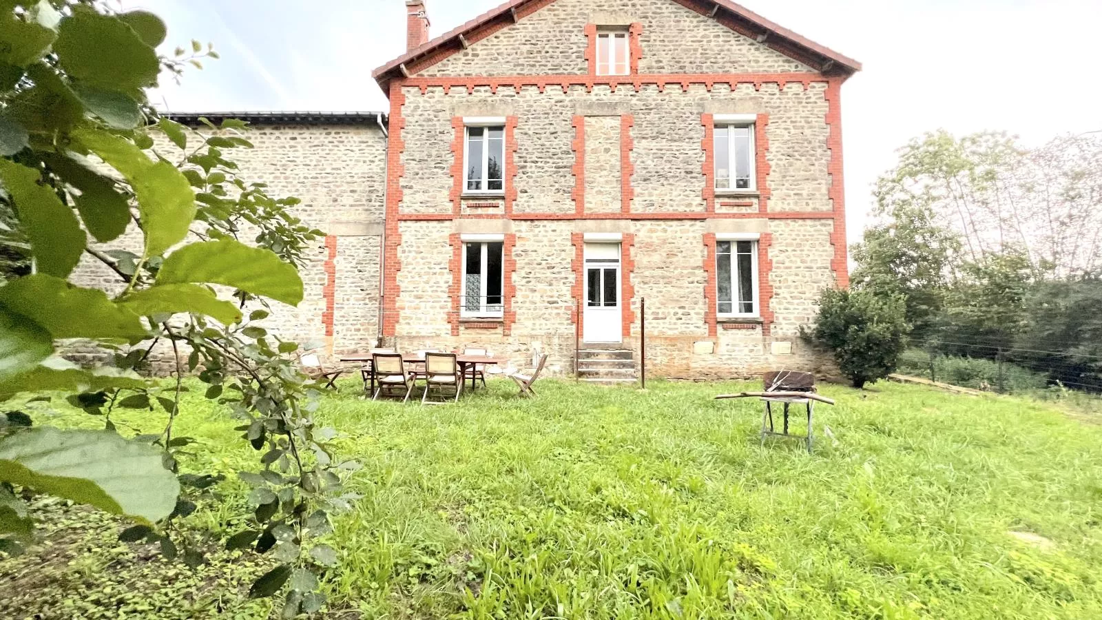 La Usine du Charme-Exterior summer