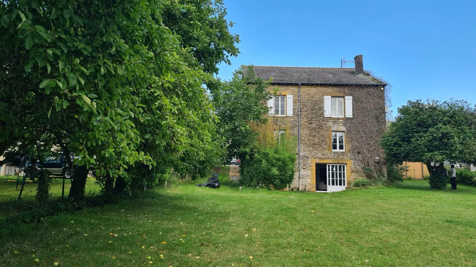 Gite du Bois-Exterior summer