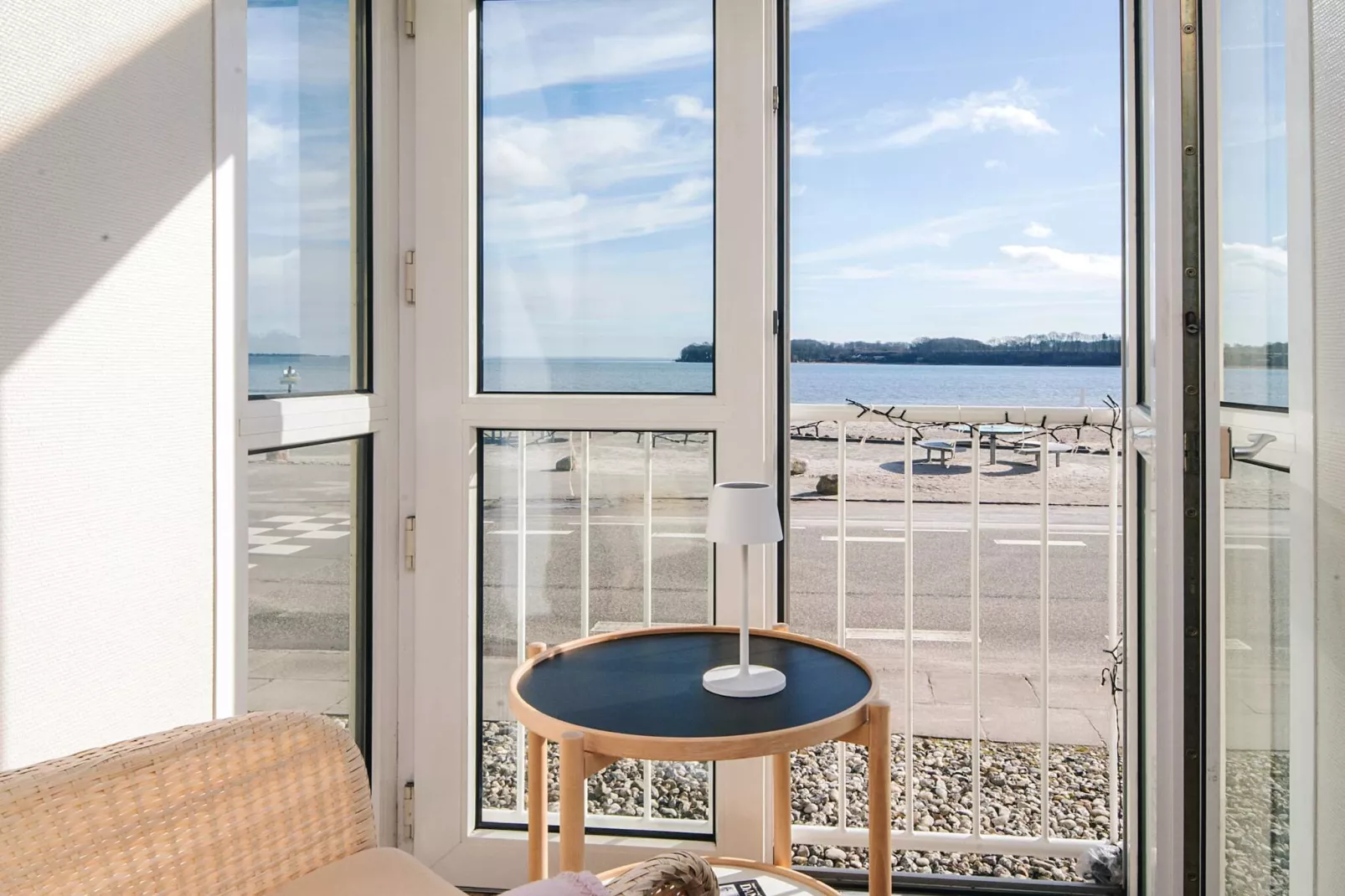 1 room w/seaview - Innenbereich