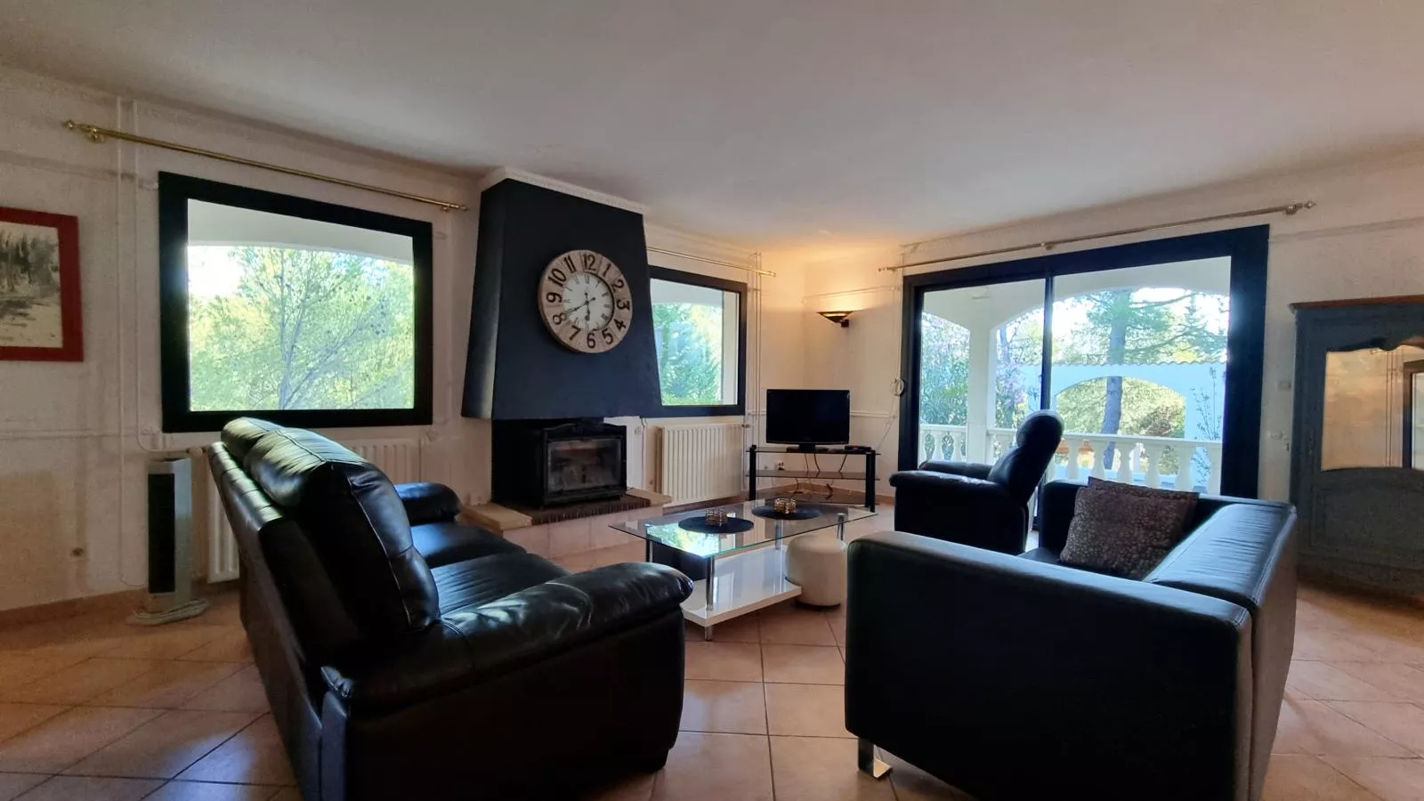 Soleil OC-Living room
