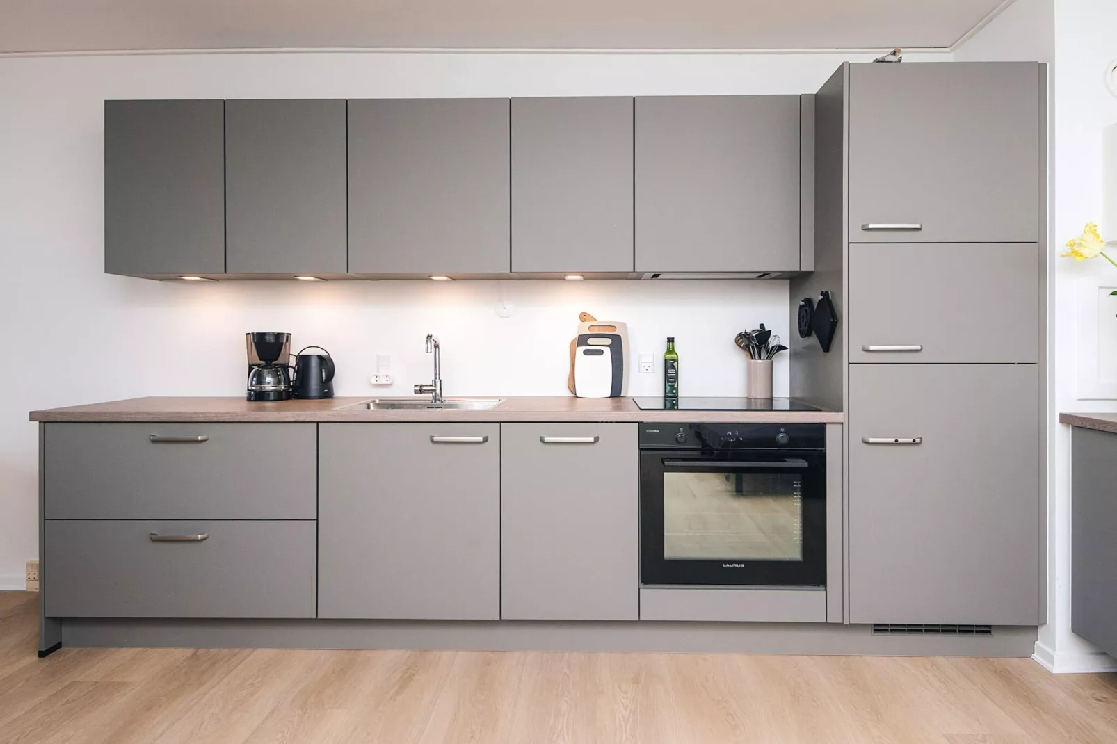 2 rooms w/partially seaview - Indoor