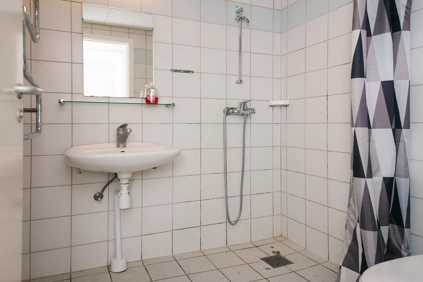 2 rooms w/partially seaview - Indoor