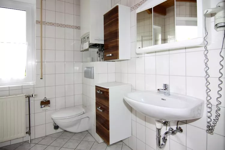 Feriendorf an der Ostsee - Typ 1 30 qm 2 Erw  2 Kinder - Badezimmer