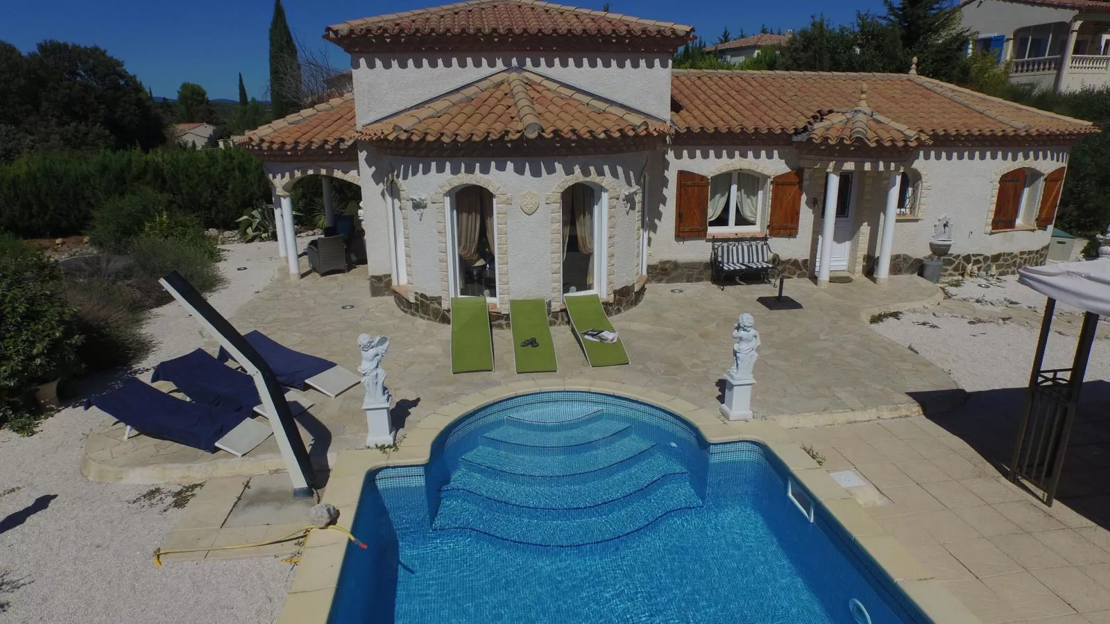 poolofhouse