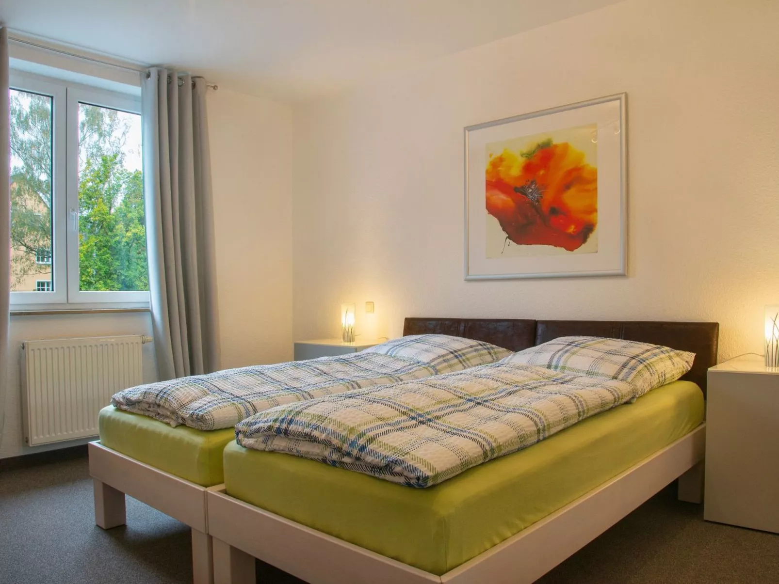 In Stadtrandlage mit guter Anbindung, sowie groß - Inside