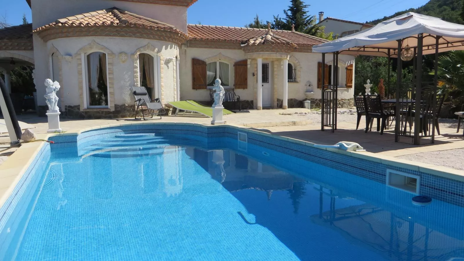 Serre Oupia-Pool