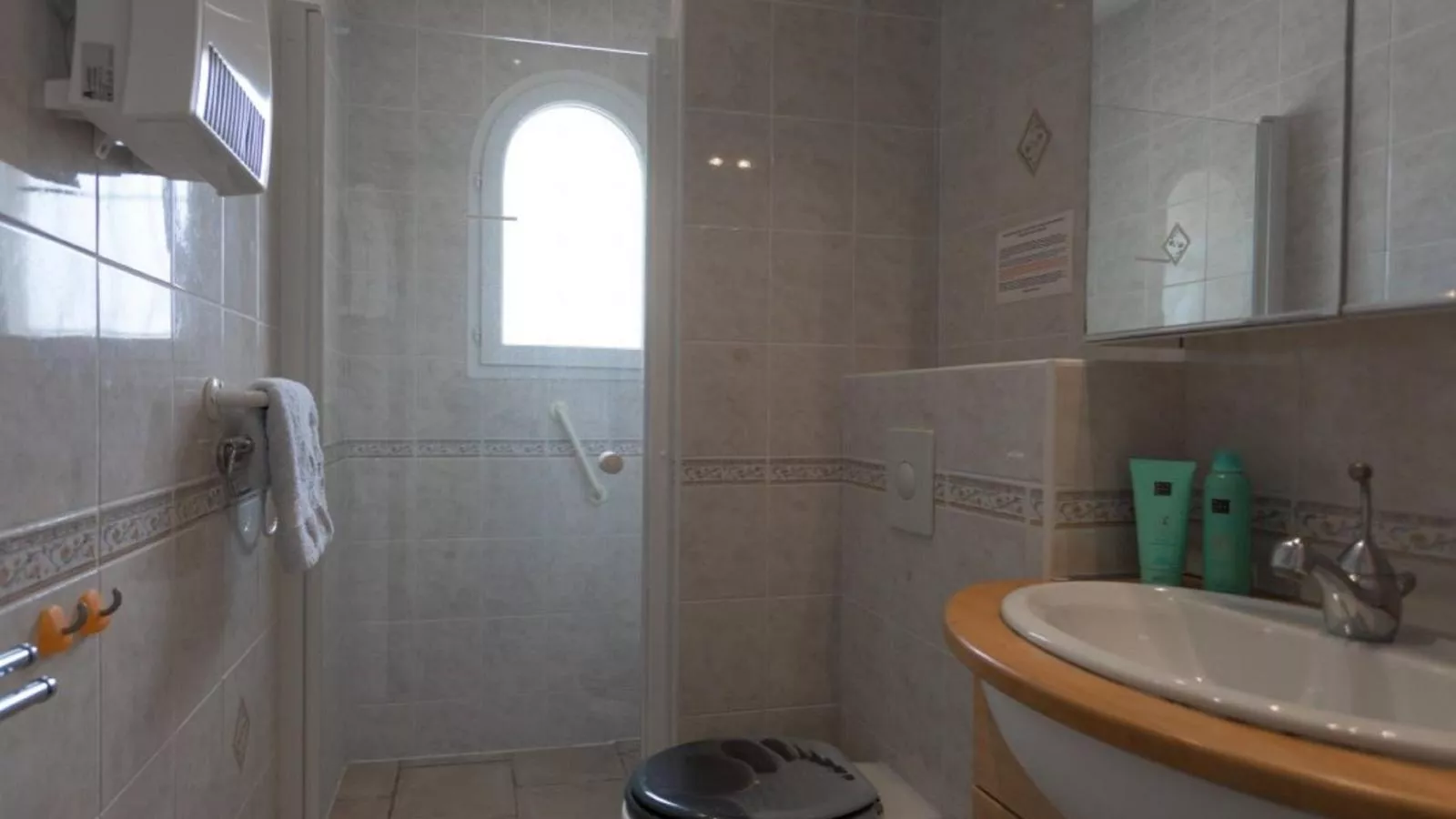 Serre Oupia-Bathroom