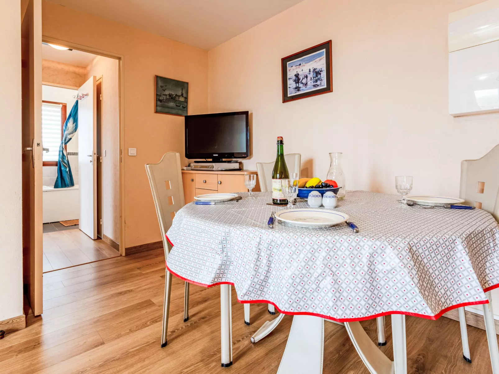 Les Sylvestres - Drinnen