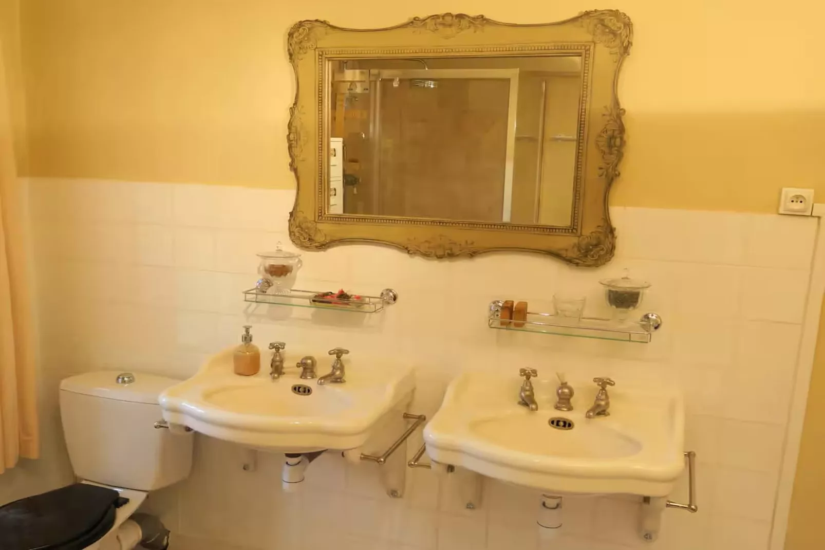 La Tour - Badezimmer