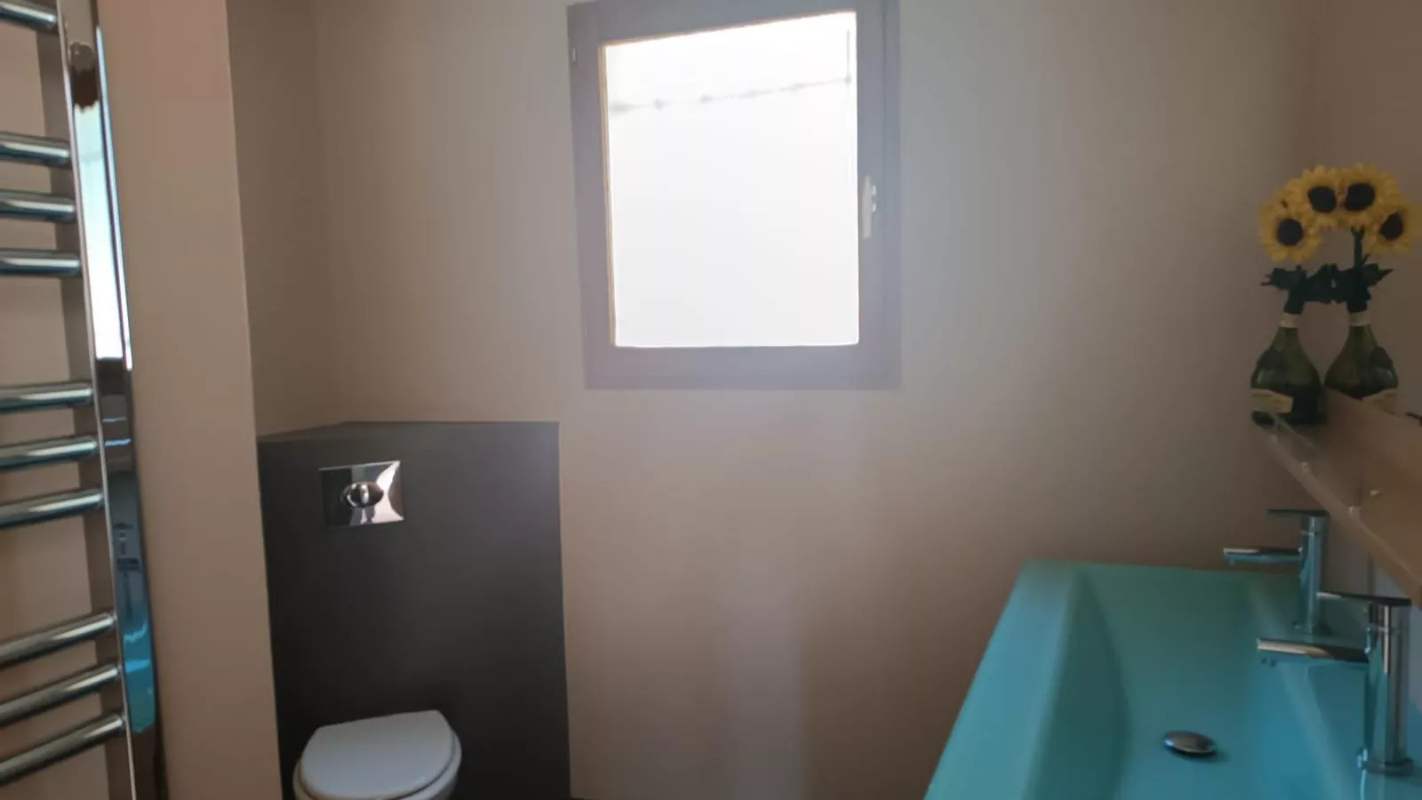 Ella Ella-Bathroom