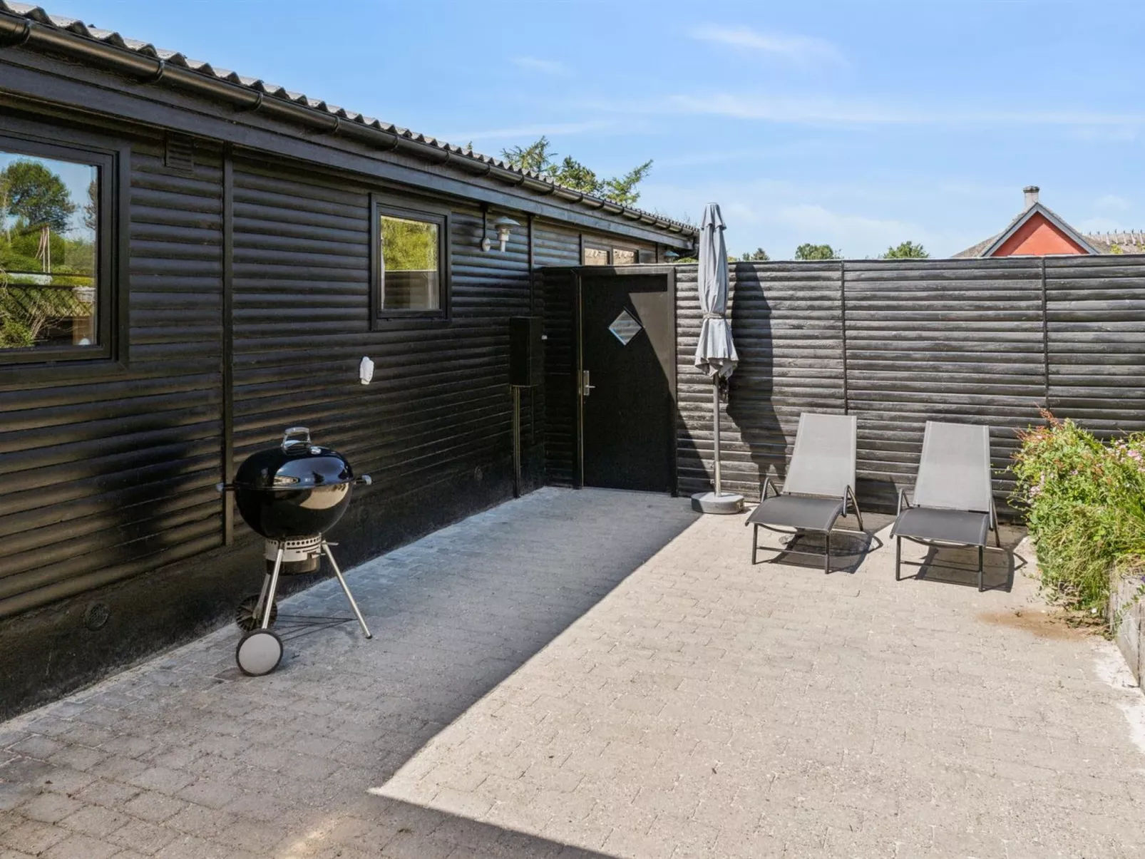 "Arlina" - 750m from the sea - Outside