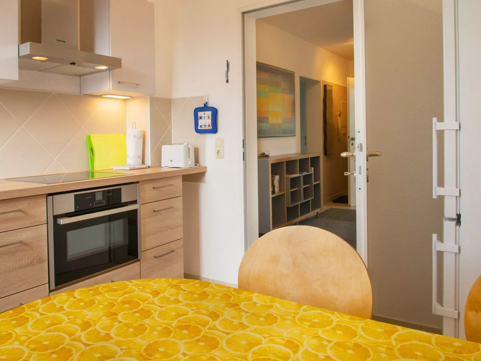 In Stadtrandlage mit guter Anbindung, sowie groß - Inside