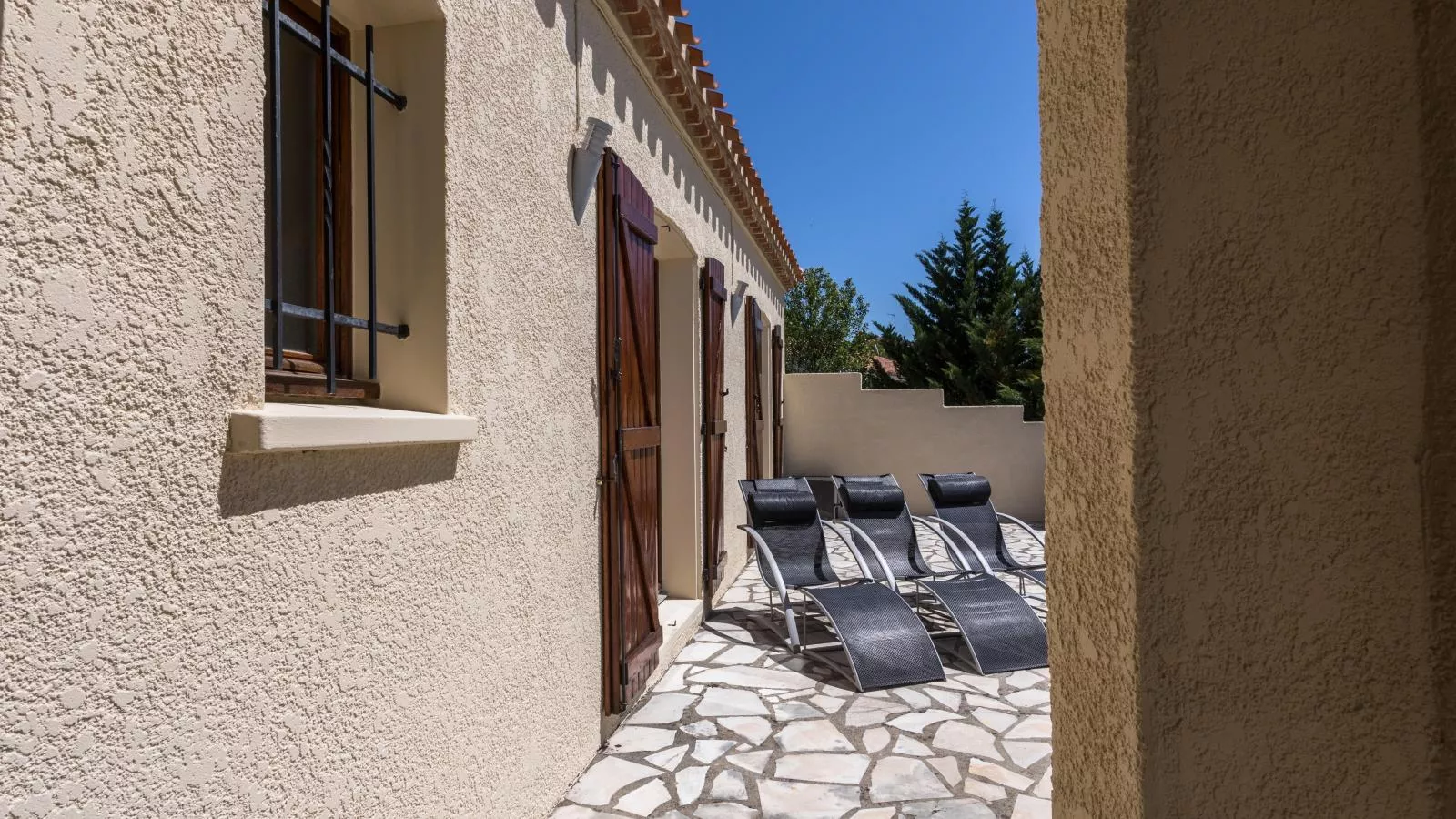 Ella Ella-Terrace balcony