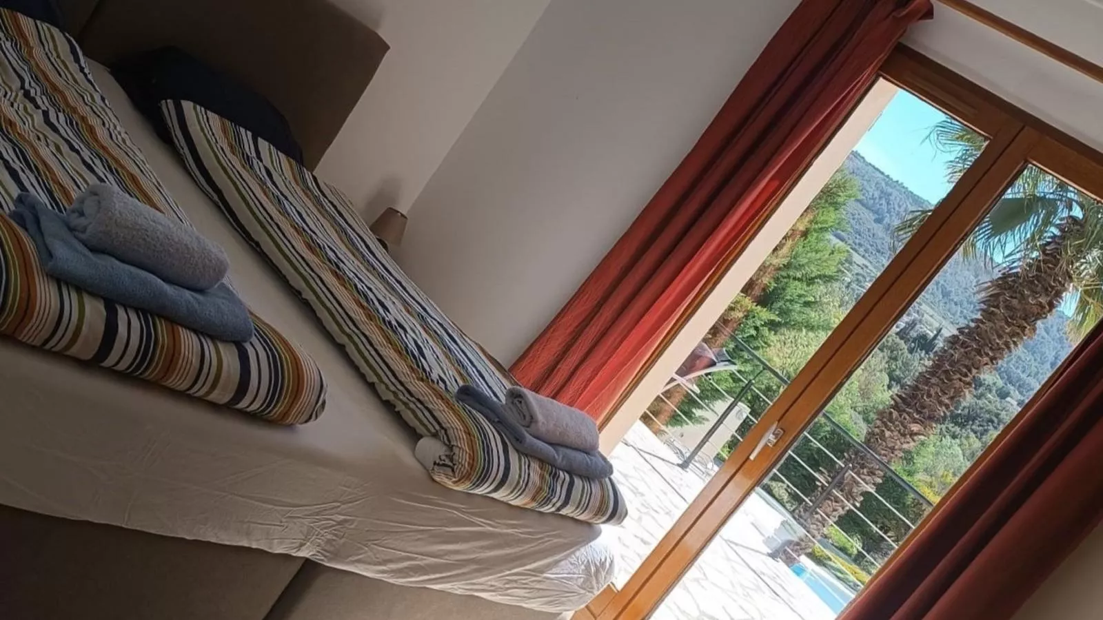 Ella Ella-Bedroom