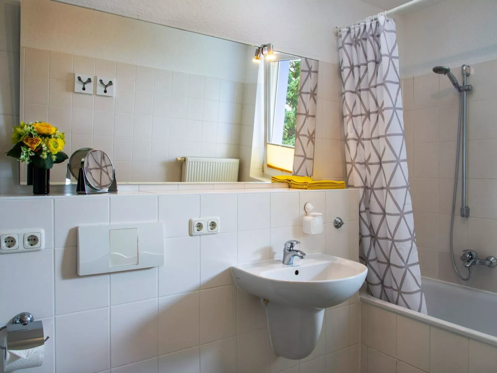 In Stadtrandlage mit guter Anbindung, sowie groß - Inside