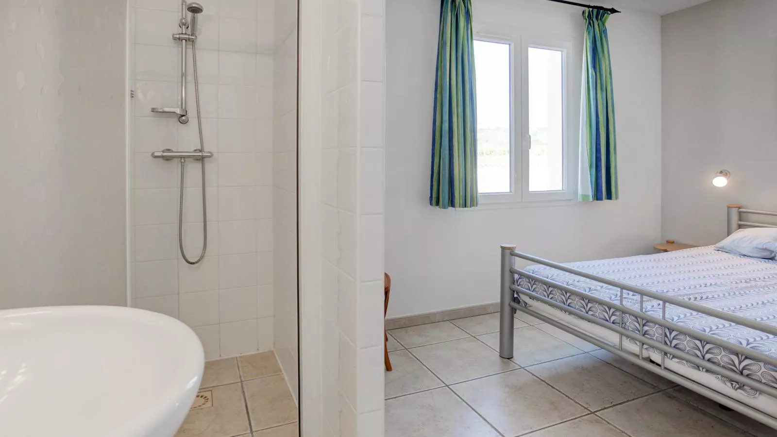 Domaine Oliveraie 10-Bathroom