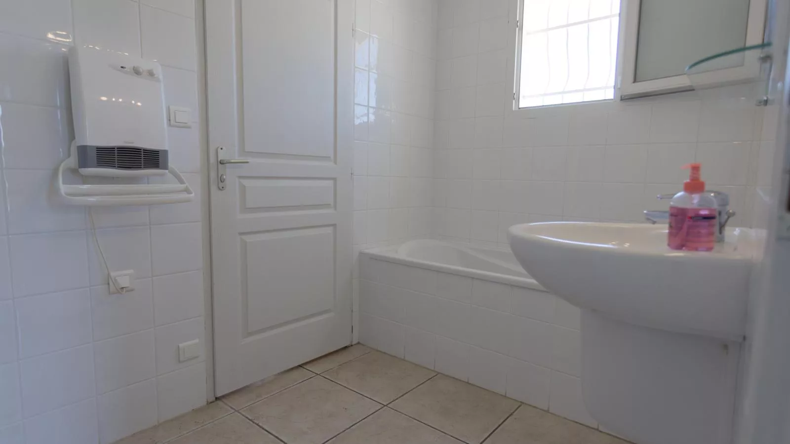 Domaine Oliveraie 10-Bathroom