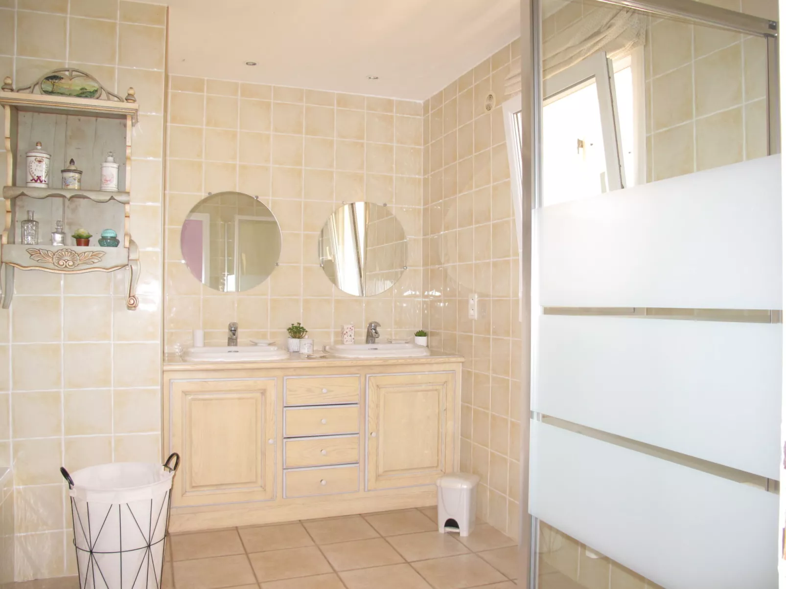 Les Piboules - Drinnen