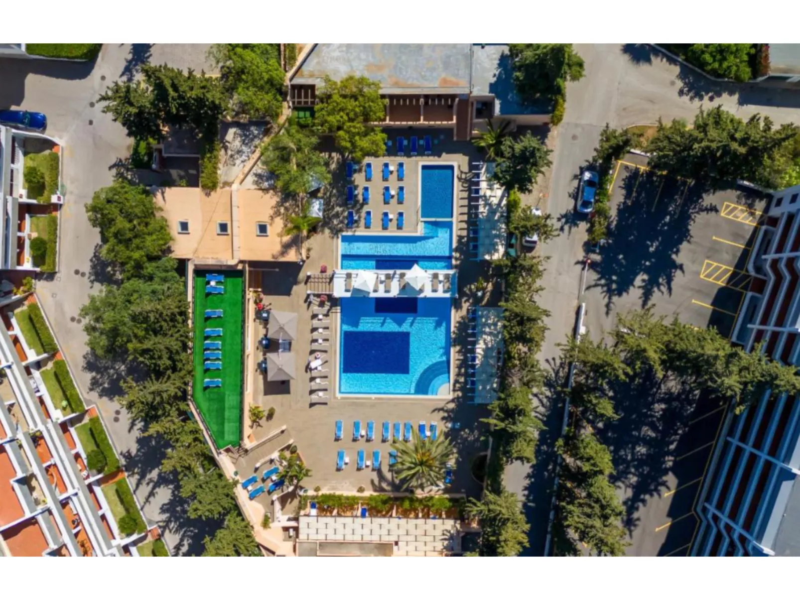 Studio 54 - Sunny Way - Outside