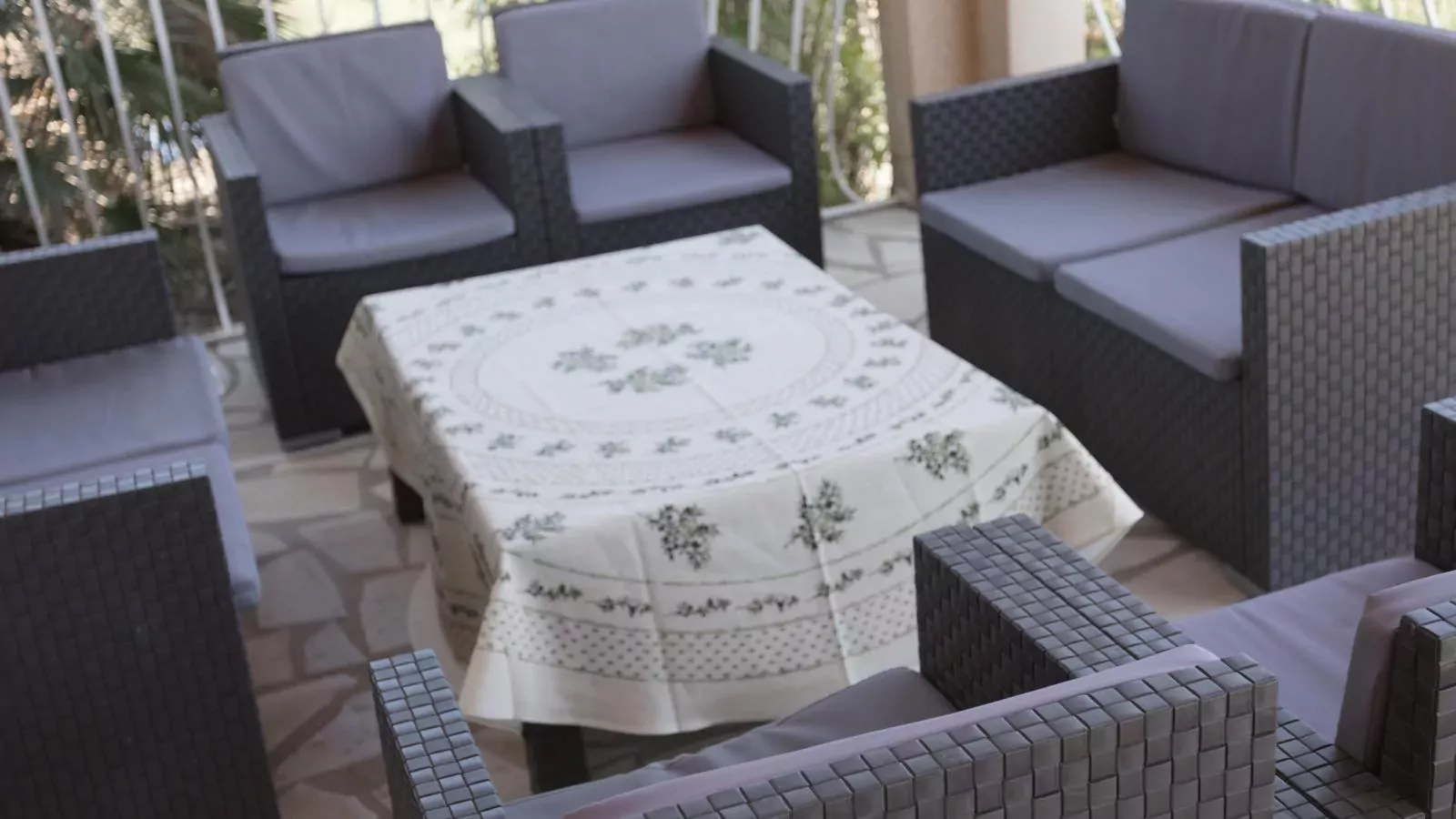 Domaine Oliveraie 10-Terrace balcony
