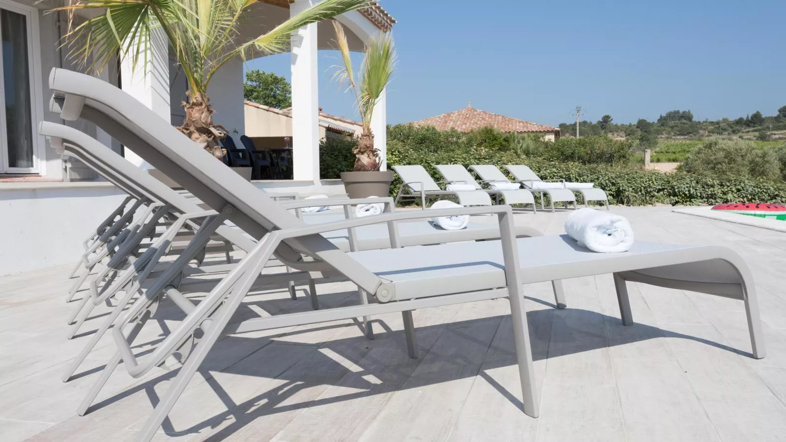 Luna-Terrace balcony