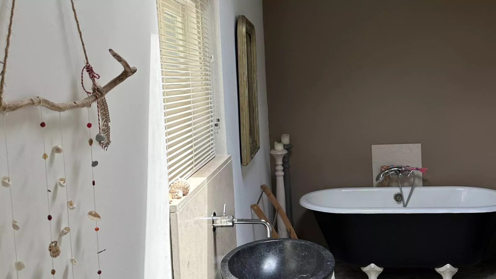 Jardins Fleuries 2-Bathroom