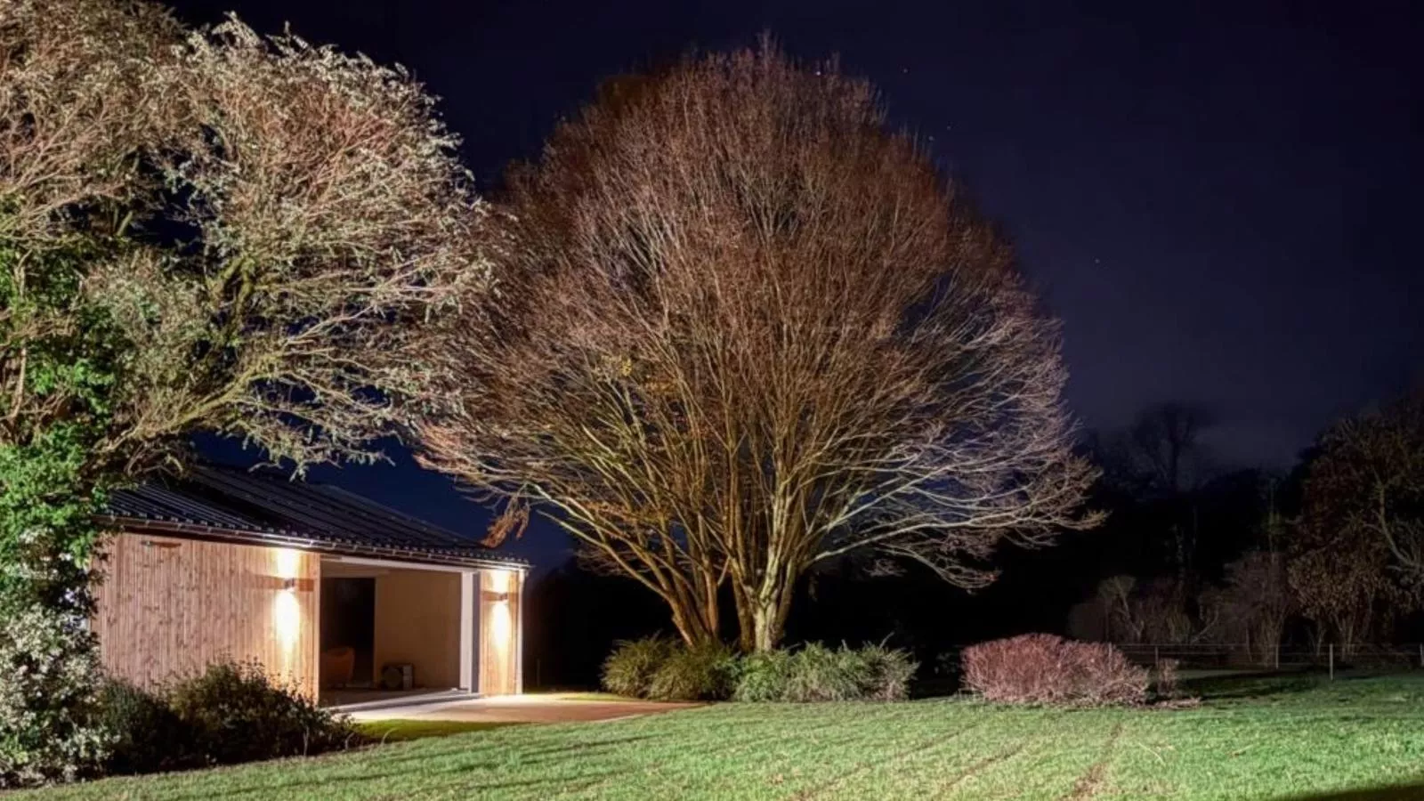 La Nouvelle Marquisette - Gardens in summer