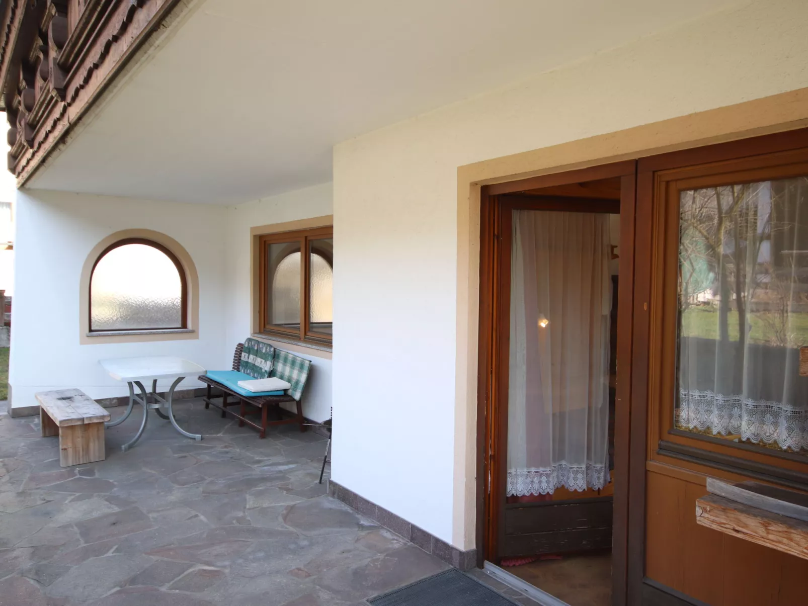 Schlitters - Outside