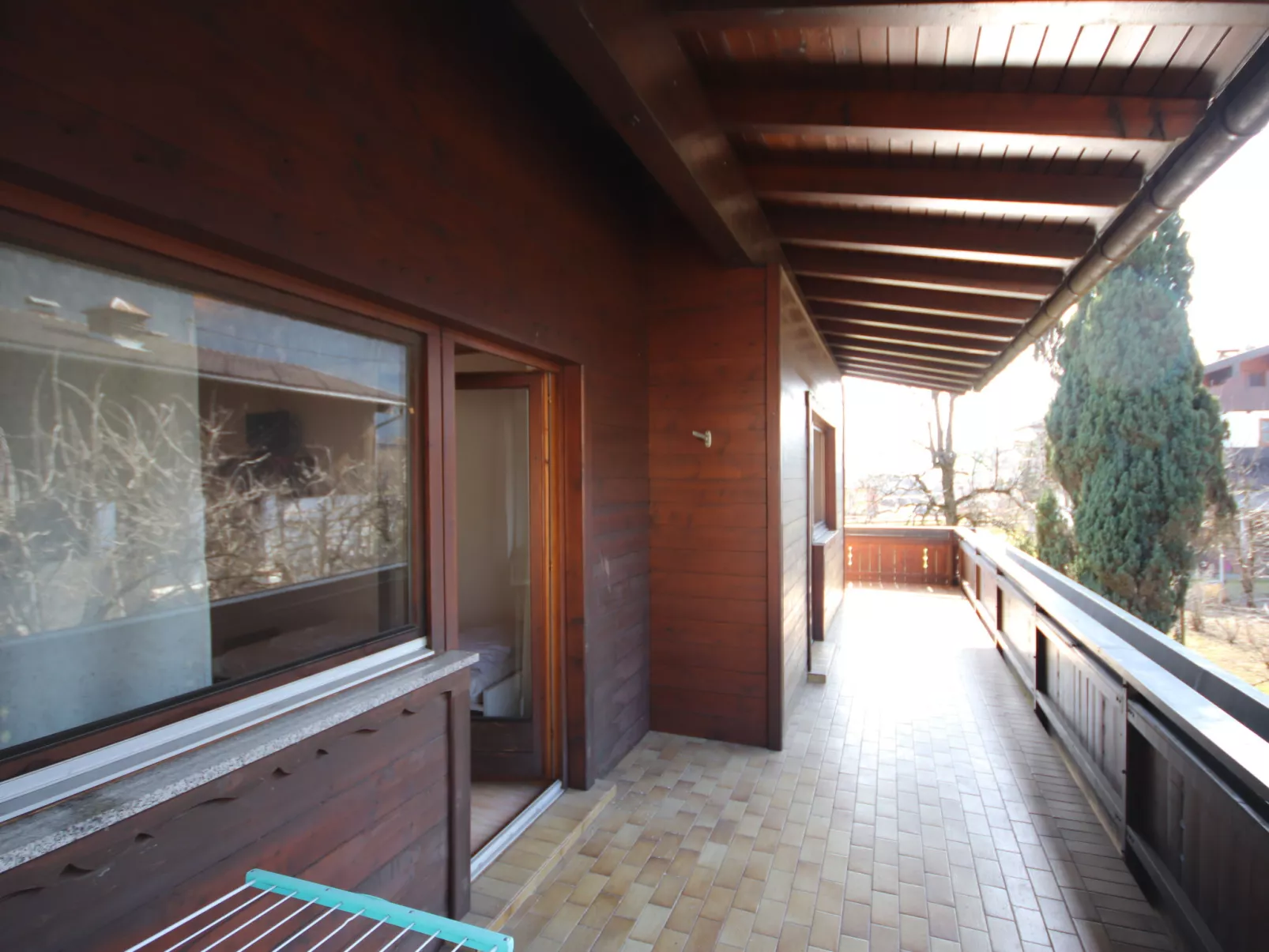 Schlitters - Outside