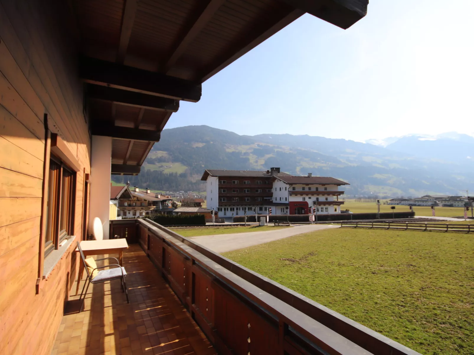 Schlitters - Outside