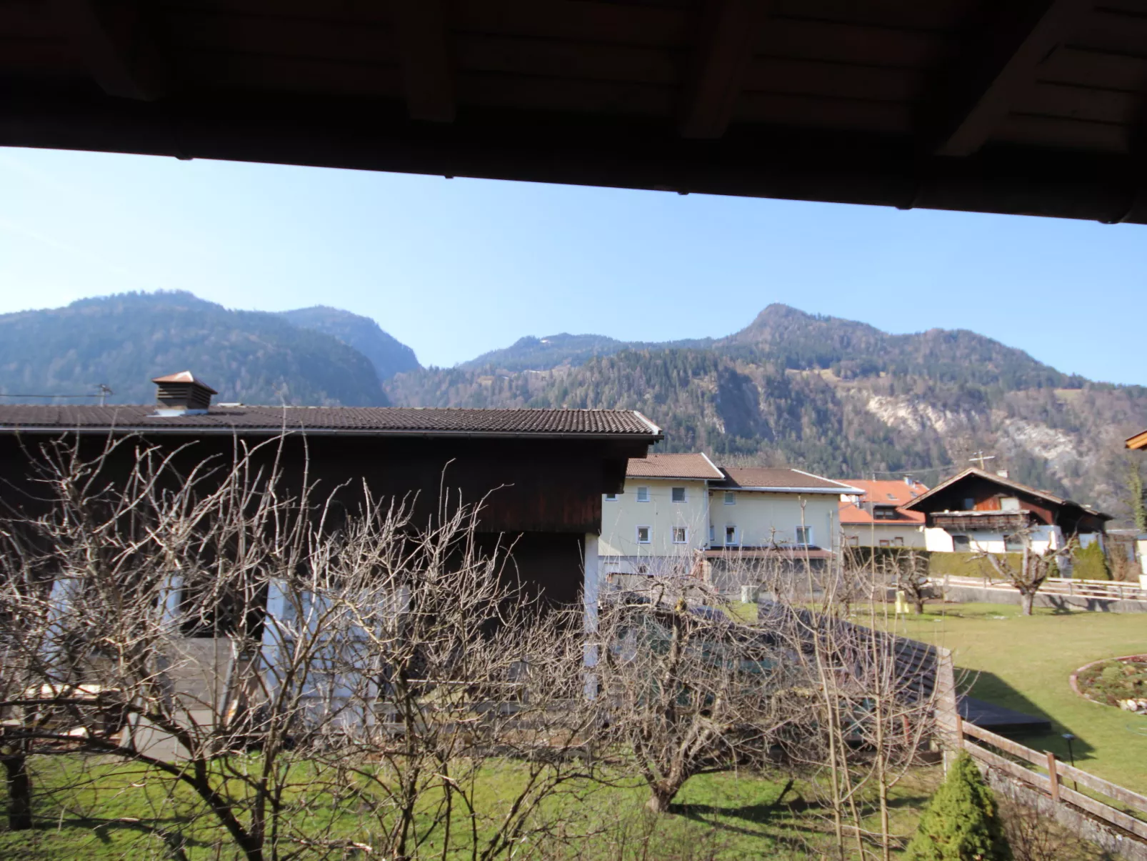 Schlitters - Outside