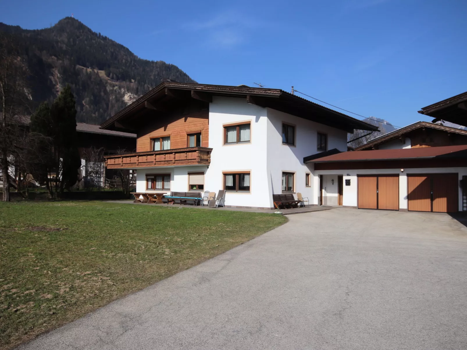 Schlitters - Outside